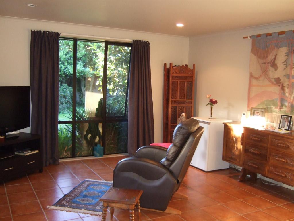 Jade Bed & Breakfast Blenheim Exterior photo